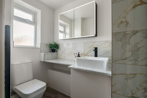 En-Suite- click for photo gallery